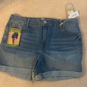 Wax jean shorts, new, never worn,3X, sustainable denim, high rise, push up jeans